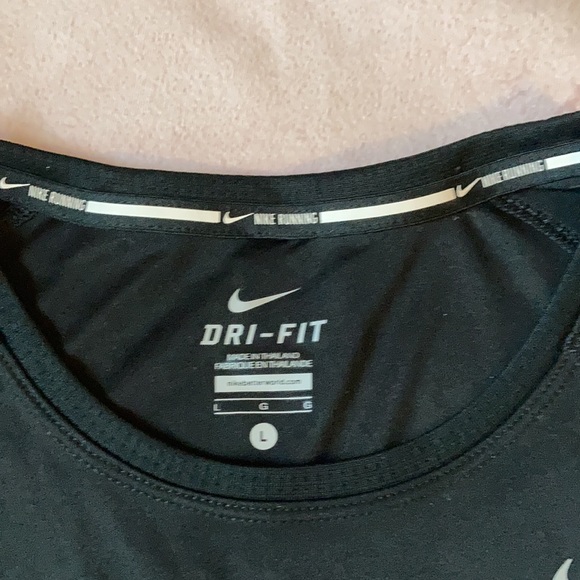 Nike Dri-Fit Running Top - Picture 6 of 6